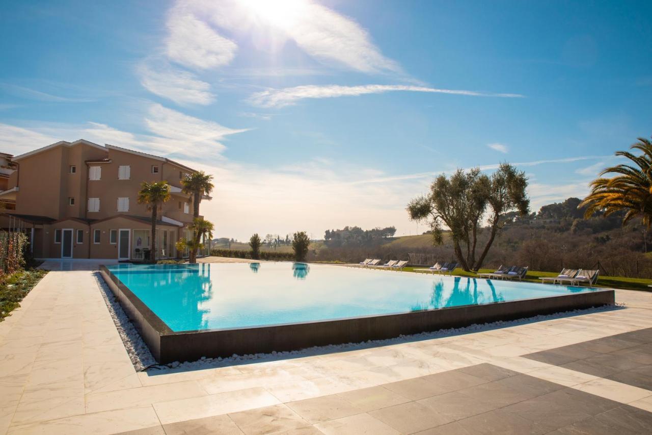 Pietra Bianca Hotel Numana Bagian luar foto