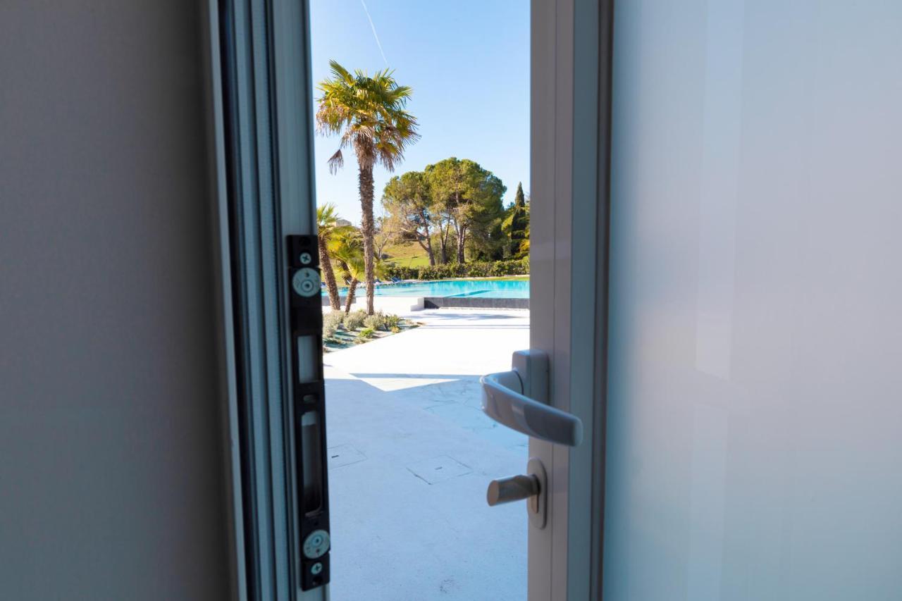 Pietra Bianca Hotel Numana Bagian luar foto