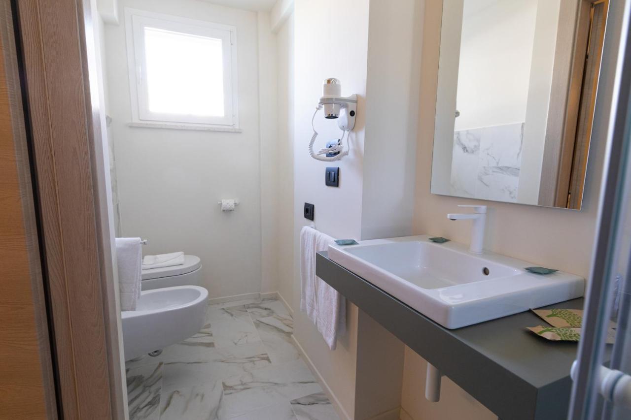 Pietra Bianca Hotel Numana Bagian luar foto