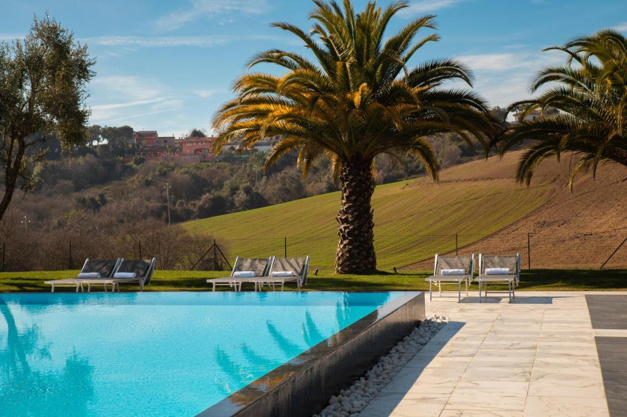Pietra Bianca Hotel Numana Bagian luar foto